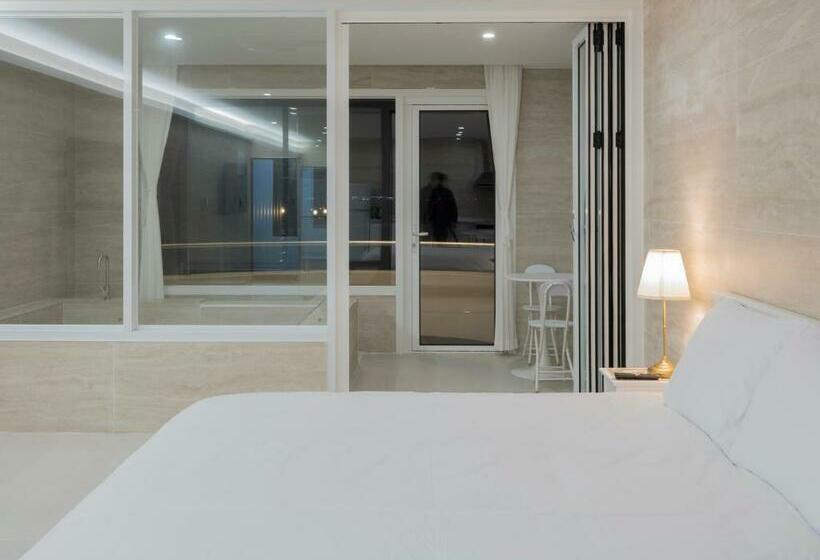 חדר סטנדרט עם ג'קוזי, White Castle Pension