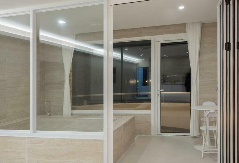 חדר סטנדרט עם ג'קוזי, White Castle Pension