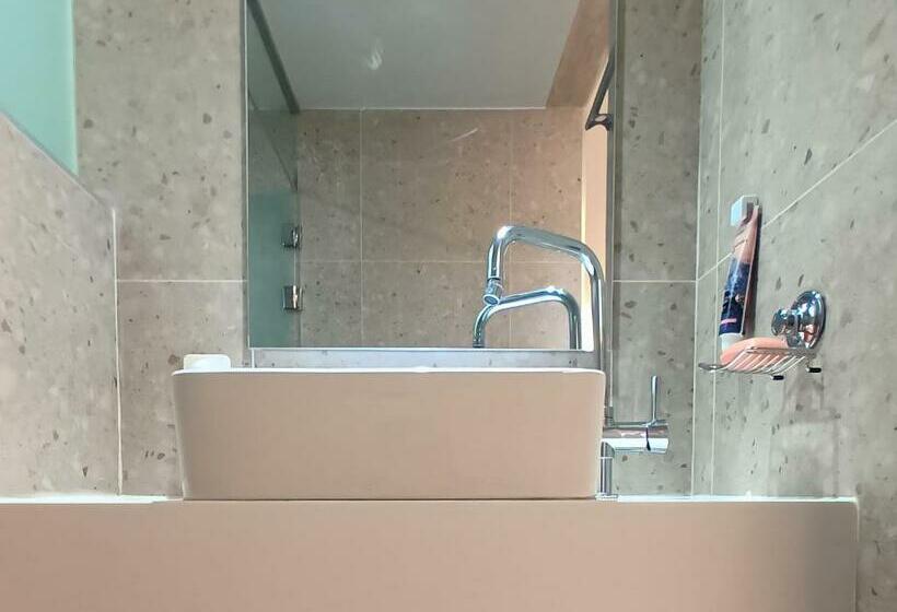 标准间带漩涡浴缸, White Castle Pension