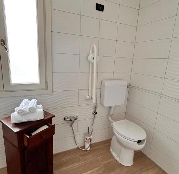 חדר סטנדרט מותאם לאדם עם מוגבלויות, B&b Il Podestà