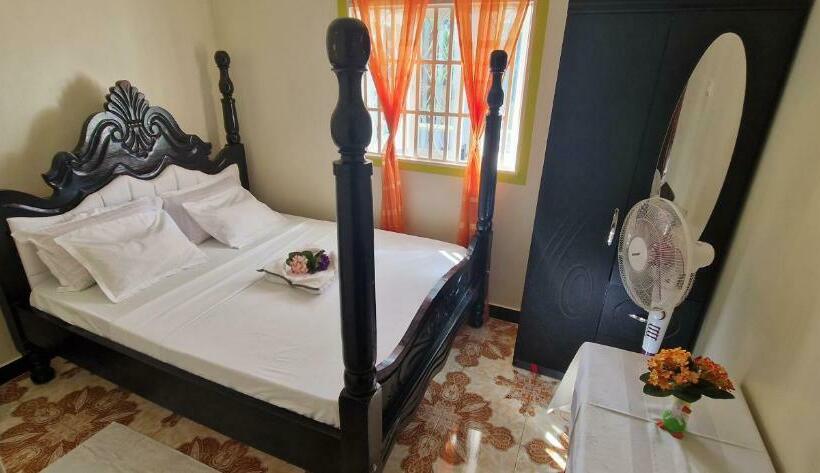 اتاق سوپریور, Frankfurt Cottages