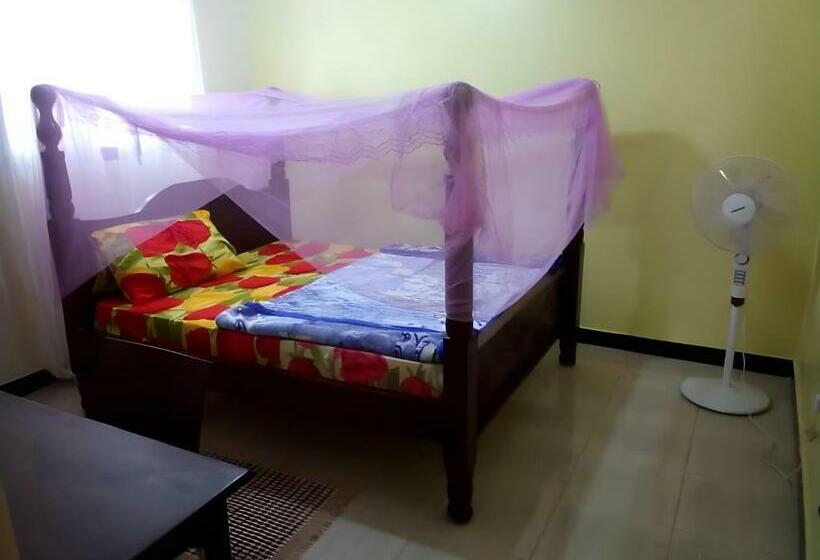 اتاق سوپریور, Frankfurt Cottages