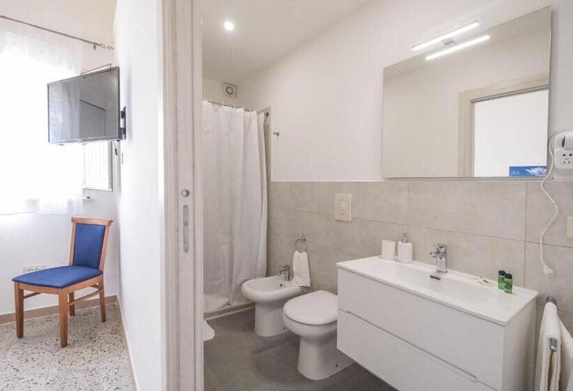 Standard Kolmen Hengen Huone, B&b Villa Pamela