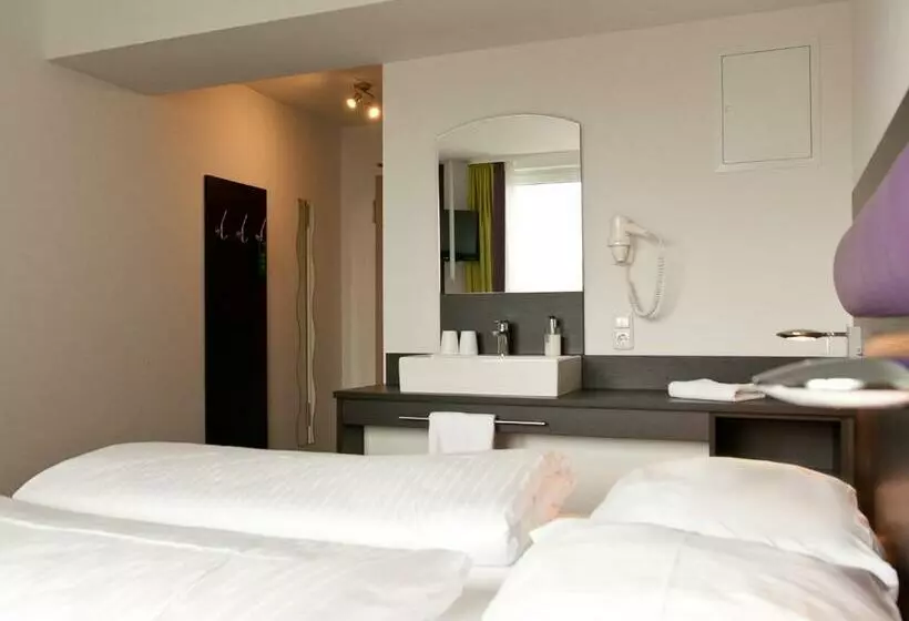 スタンダードシングルルーム, B&f Hotel Am Neumarkt