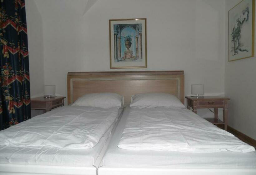 شقة غرفة واحدة, Augustenhof