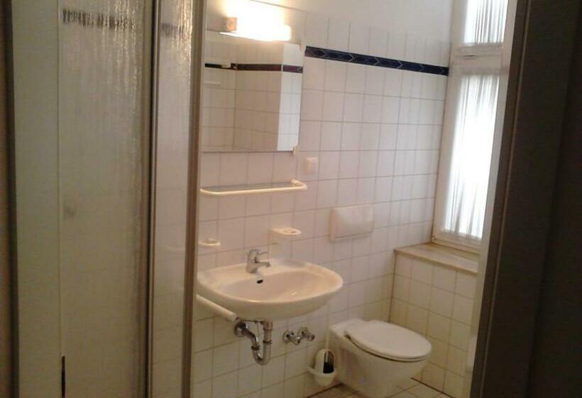 غرفة قياسية, Augustenhof