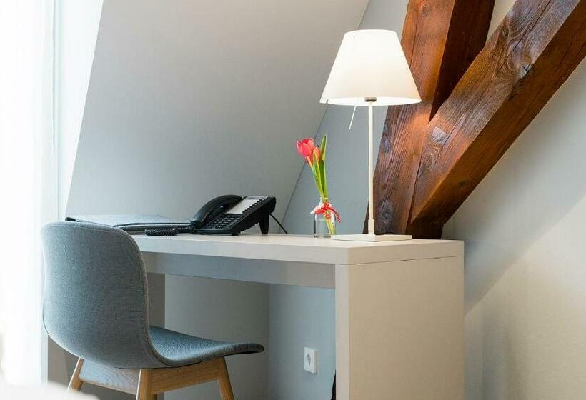 חדר סופריור, Die Alm