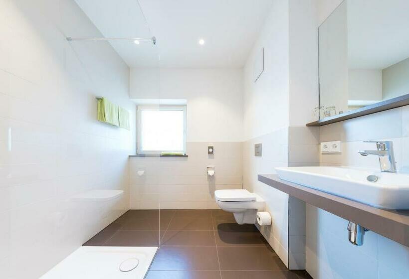 חדר סופריור, Die Alm