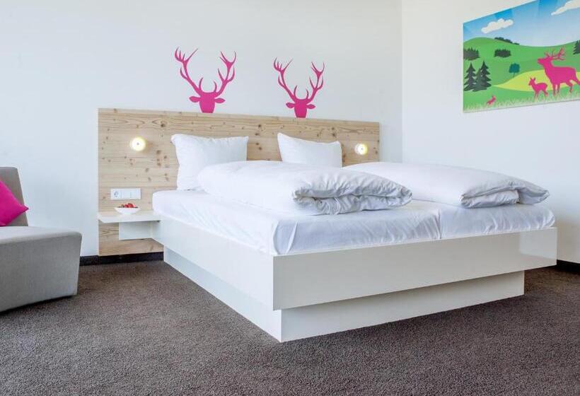 חדר משפחתי, Die Alm