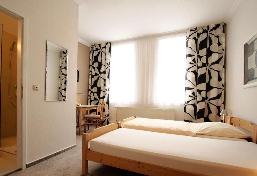 Quarto Estandar Individual, Galerie