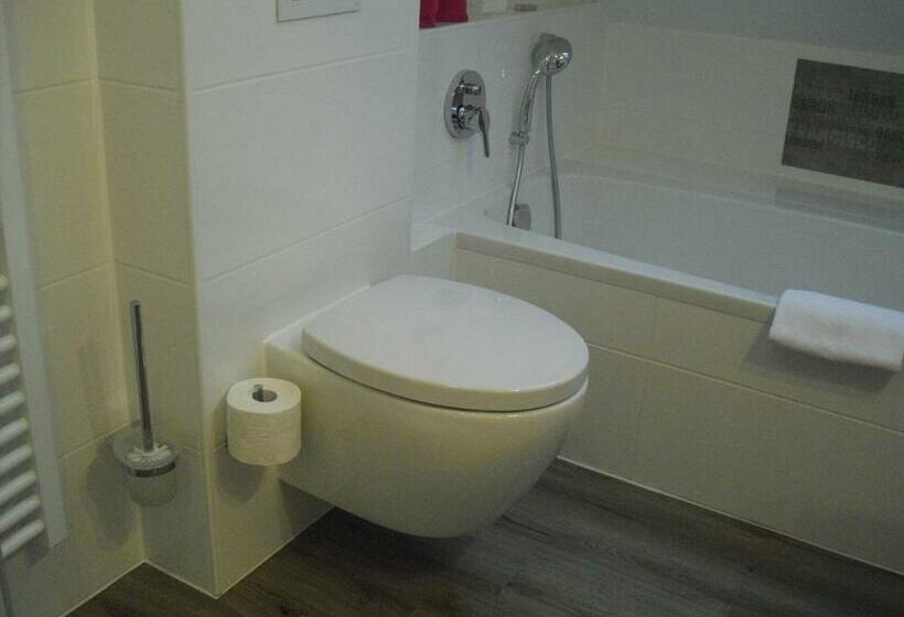 Номер Стандарт с Балконом, Gästehaus Cramer