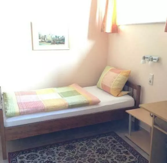 اتاق استاندارد یک نفره, Guesthouse Airminis