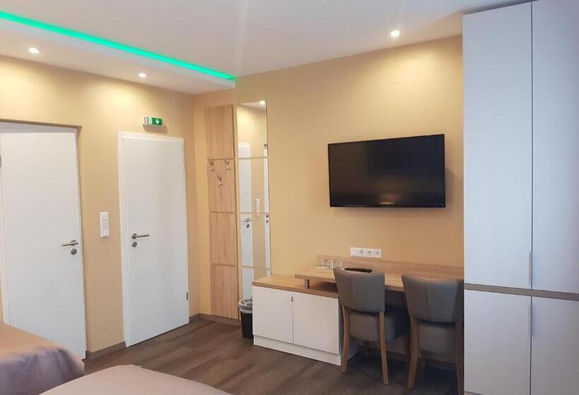 חדר סטנדרט לשלושה, Haus Büderich