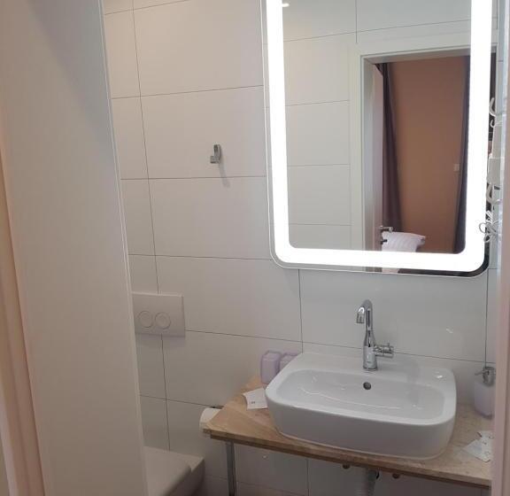 חדר סטנדרט לשלושה, Haus Büderich