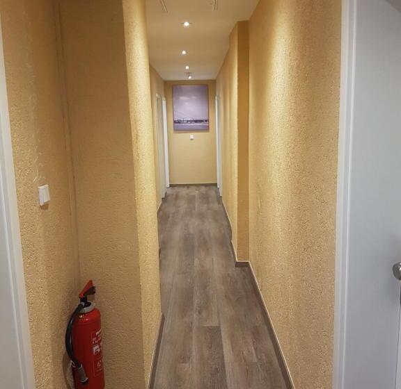 חדר סטנדרט לשלושה, Haus Büderich