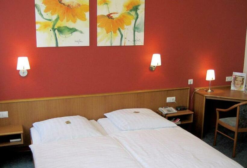 스탠다드 트리플 룸, Trierer Hof