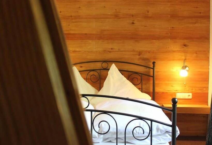 غرفة قياسية, Zum Pfeiffer