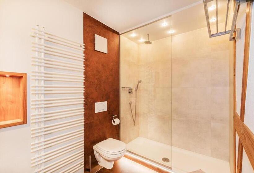 غرفة قياسية, Zum Pfeiffer