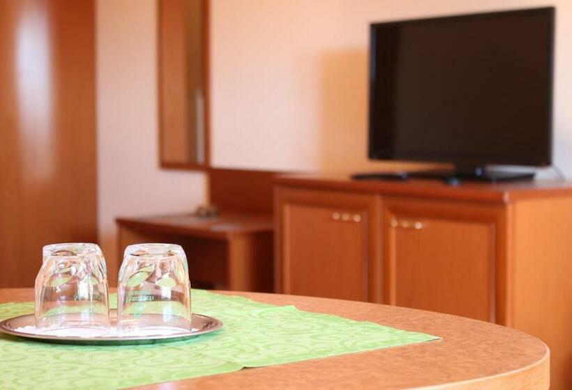 标准间, Zur Querensteder Mühle