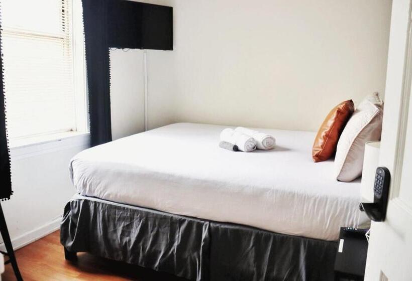 اتاق استاندارد با سرویس بهداشتی مشترک, Stay 424 Hostel