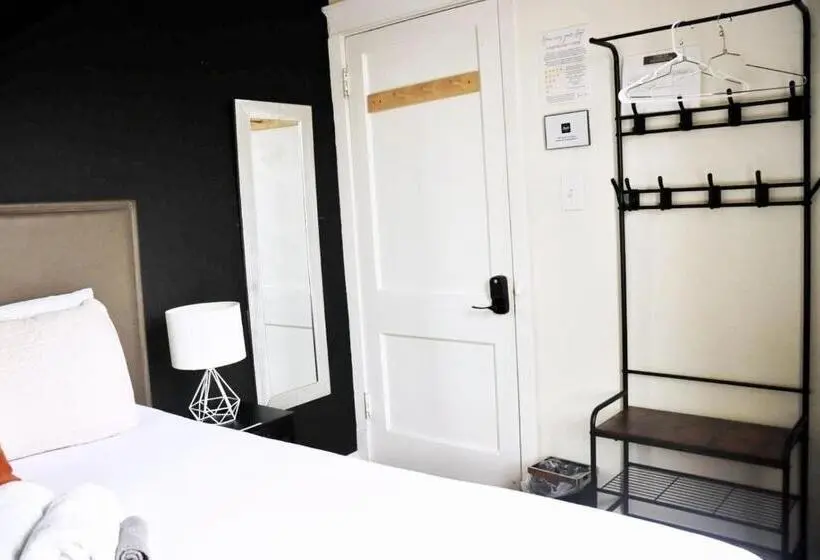 5 Bedroom Apartment, Stay 424 Hostel