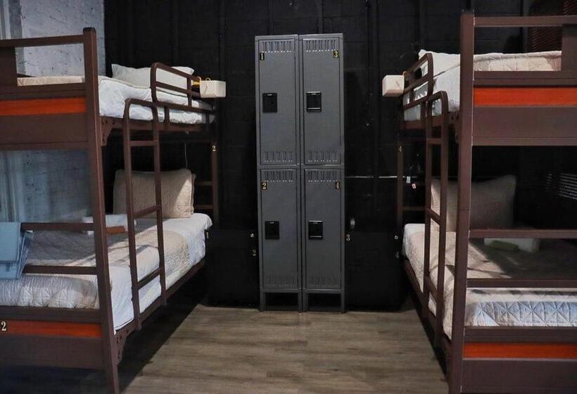 5 Bedroom Apartment, Stay 424 Hostel