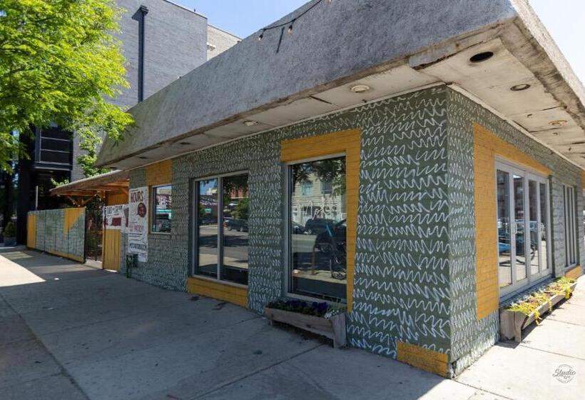 5 Bedroom Apartment, Stay 424 Hostel