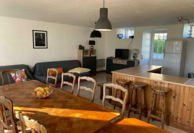 בית, 4 חדרי שינה, Gîte Utah Du Domaine De Saint Vigor