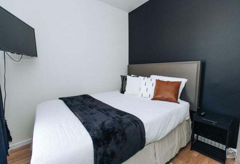 اتاق استاندارد با سرویس بهداشتی مشترک, Stay 424 Hostel