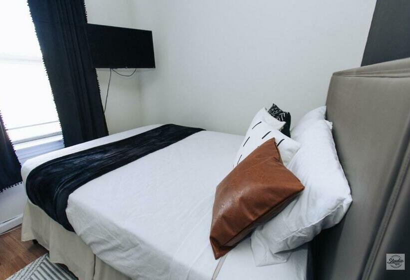 اتاق استاندارد با سرویس بهداشتی مشترک, Stay 424 Hostel