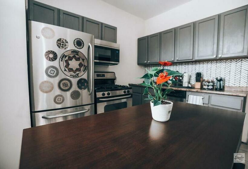 اتاق استاندارد با سرویس بهداشتی مشترک, Stay 424 Hostel