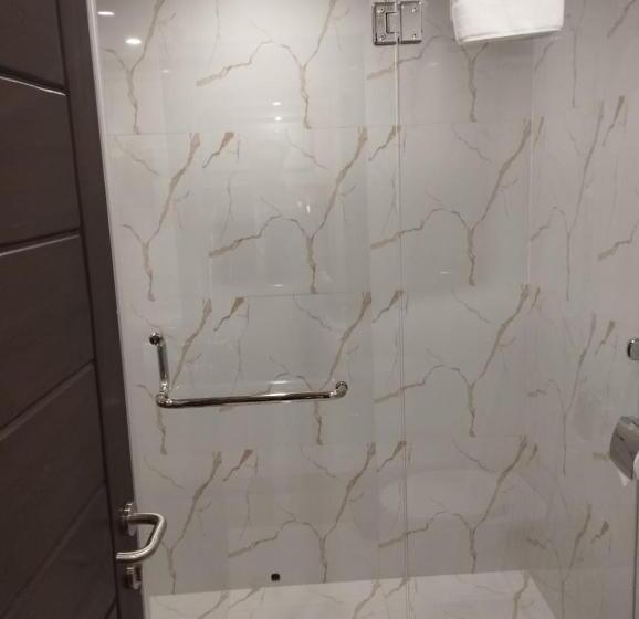 اتاق اجرایی, Avari Xpress Gilgit