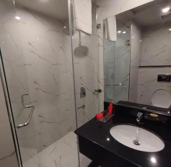 سوئیت پریمیوم, Avari Xpress Gilgit
