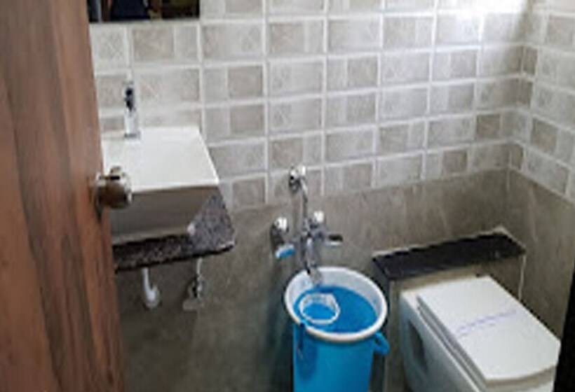 חדר דלוקס, Avn