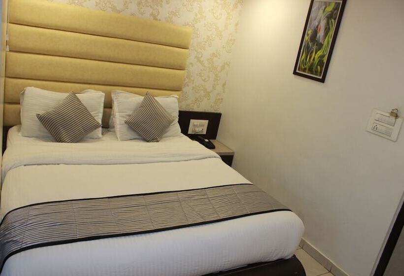 חדר דלוקס, Avn