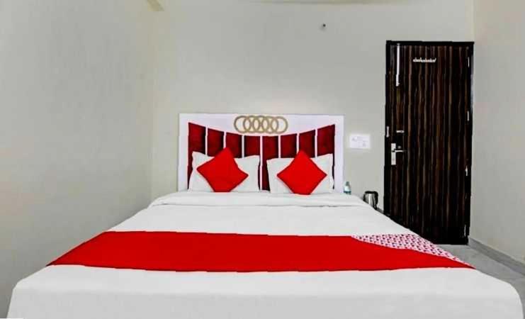 Quarto Triplo Clássico, Oyo Townhouse Super 16 Residency, Near Bangla Shahib Gurudwara