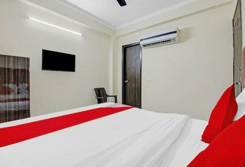 Quarto Triplo Clássico, Oyo Townhouse Super 16 Residency, Near Bangla Shahib Gurudwara
