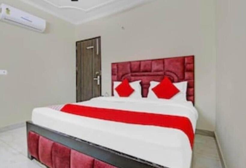 Quarto Triplo Clássico, Oyo Townhouse Super 16 Residency, Near Bangla Shahib Gurudwara