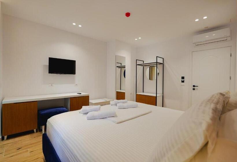 豪华海景房, Renato