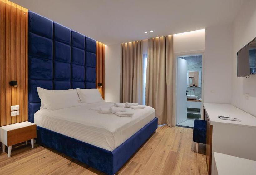 豪华海景房, Renato