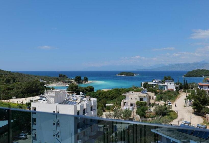 Triple Room Sea View, Renato