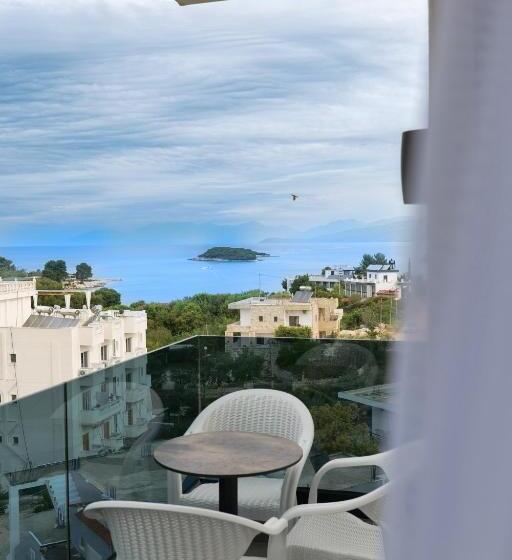 Triple Room Sea View, Renato