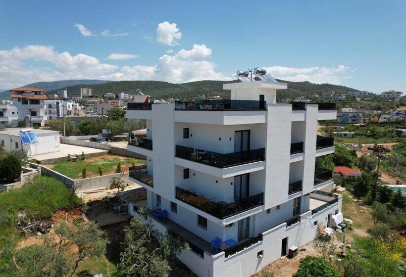 经典四人房间, Renato