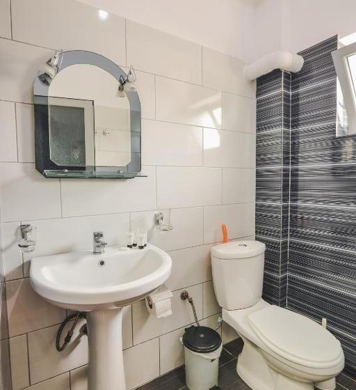 经典四人房间, Renato