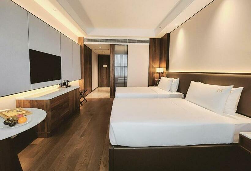 חדר דלוקס, Vm