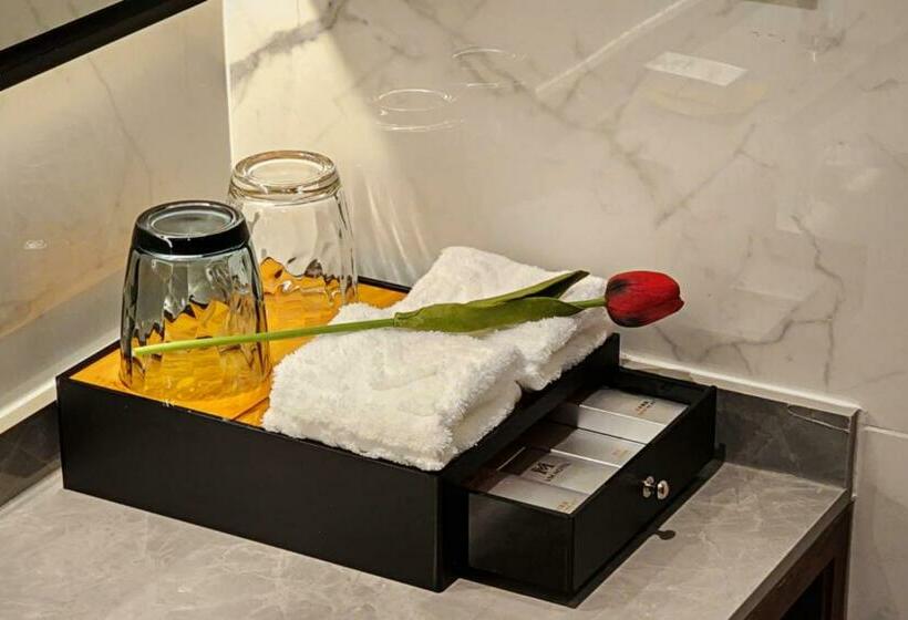 חדר דלוקס, Vm