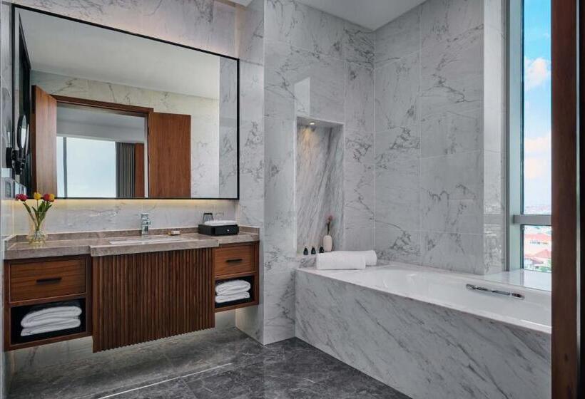 סוויטה אקזקיוטיב, Vm