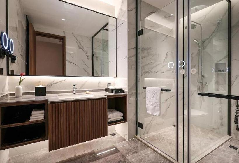 סוויטת ג'וניור, Vm