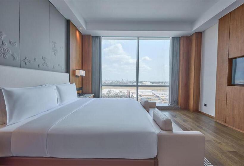 Family Suite, Vm