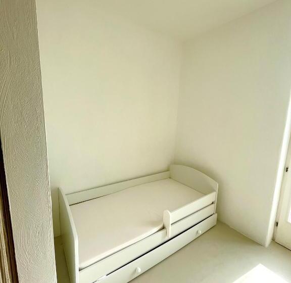 اتاق خانوادگی, Villa Morea & Rooms In Procida